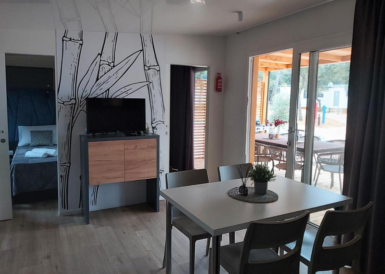 Mobile Home Sole Biograd Na Moru Buitenkant foto